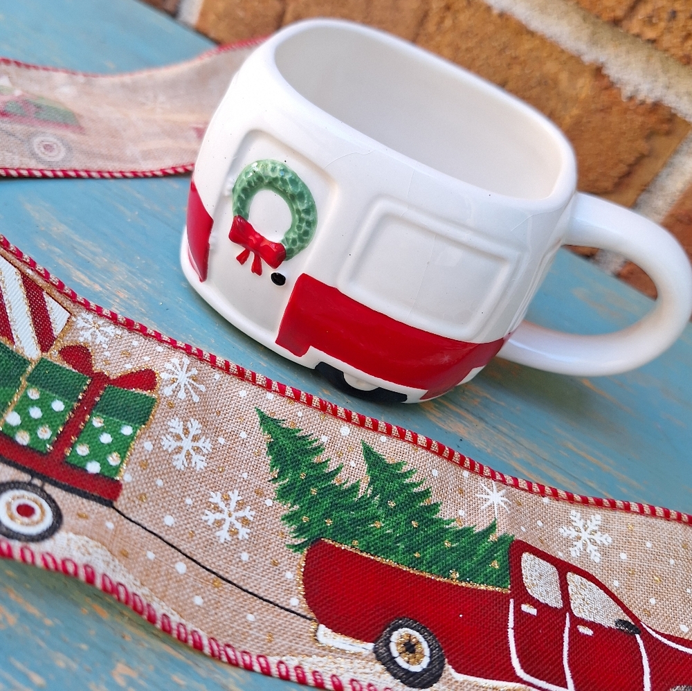 Vintage Mugs RV Camping Vanlife Wreath Lights w Matching Christmas Ribbon Teacup